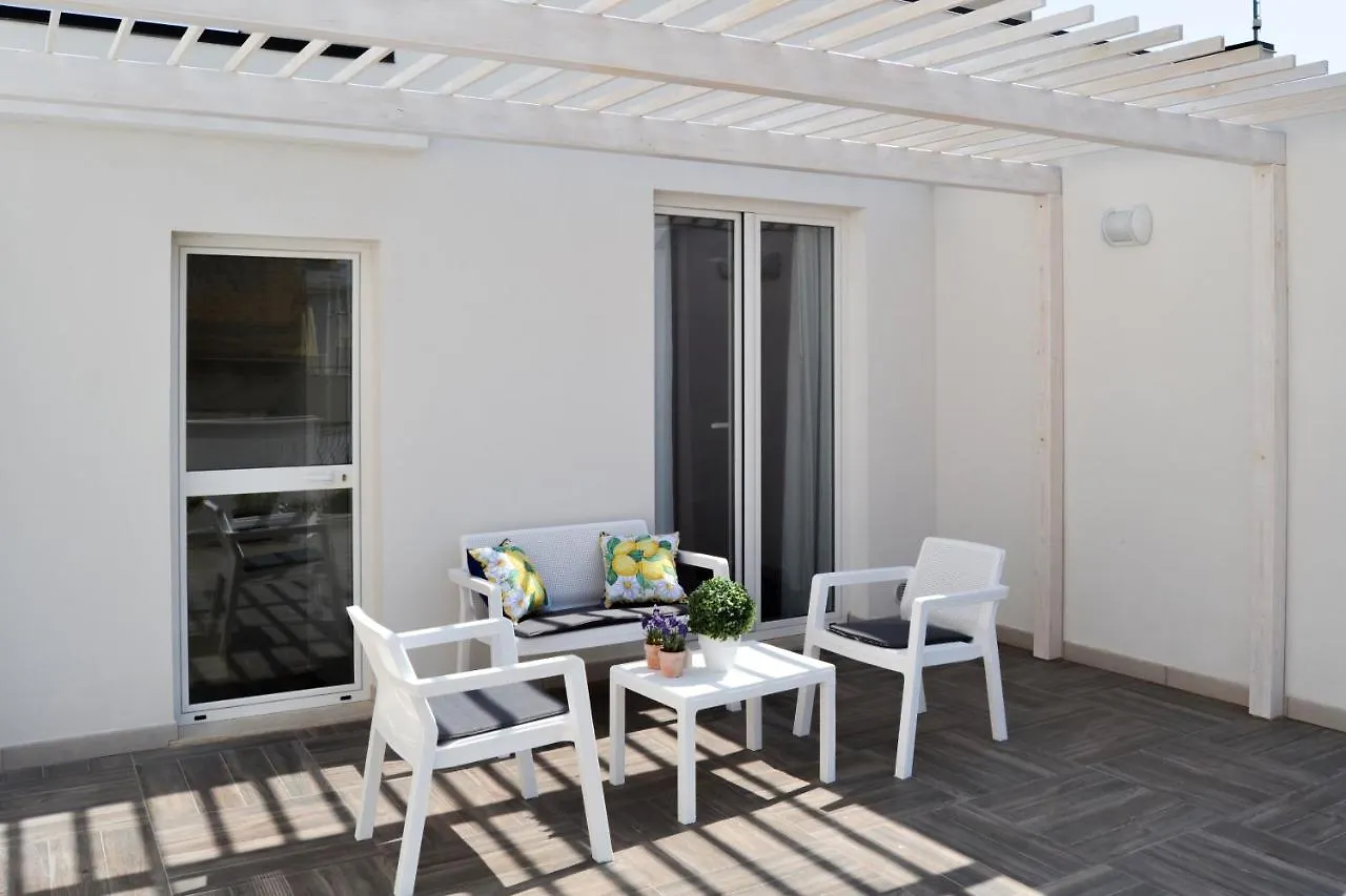 Aparthotel Quattroquarti Stradivari Home Noto