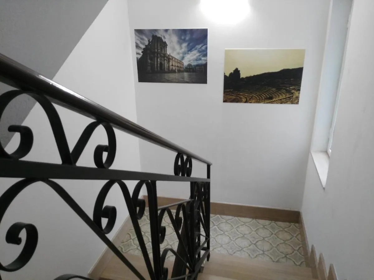 Quattroquarti Stradivari Home Noto 0*,