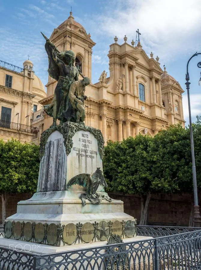 Quattroquarti Stradivari Home Noto