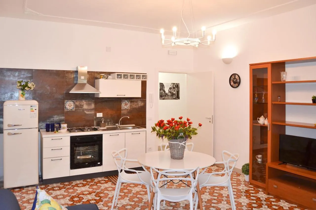 Quattroquarti Stradivari Home Noto Aparthotel