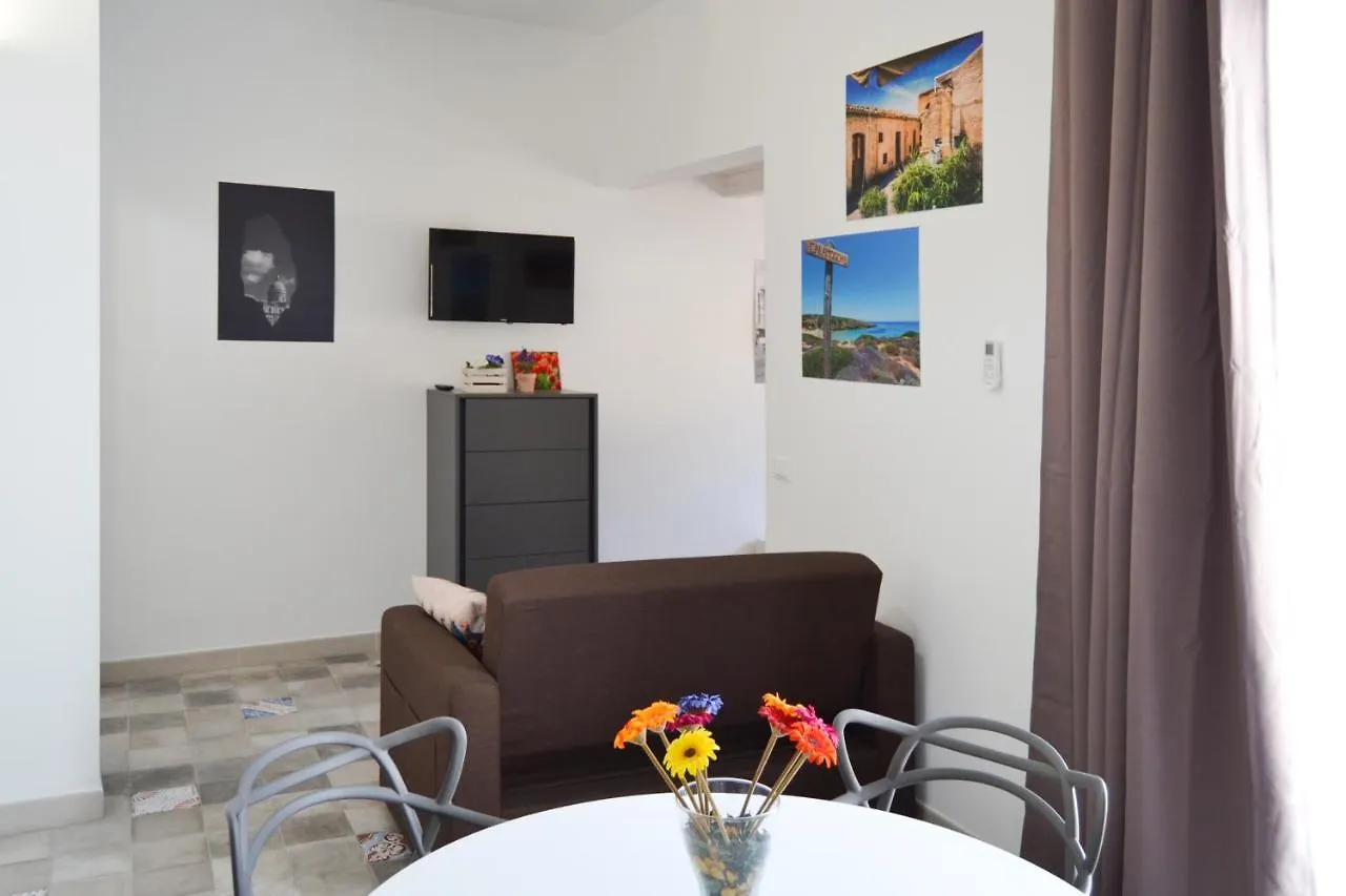 Quattroquarti Stradivari Home Noto Italia