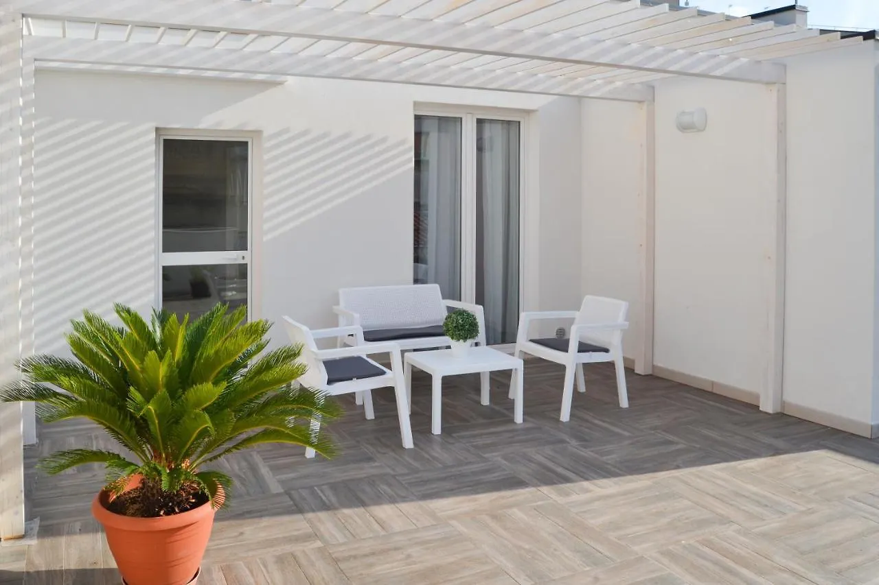 Quattroquarti Stradivari Home Noto Aparthotel