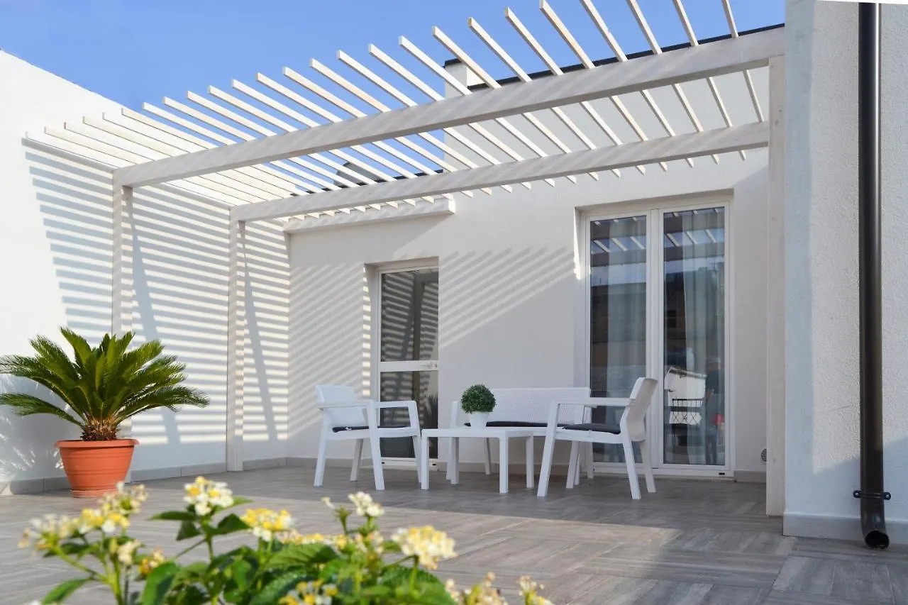 Quattroquarti Stradivari Home Noto Aparthotel