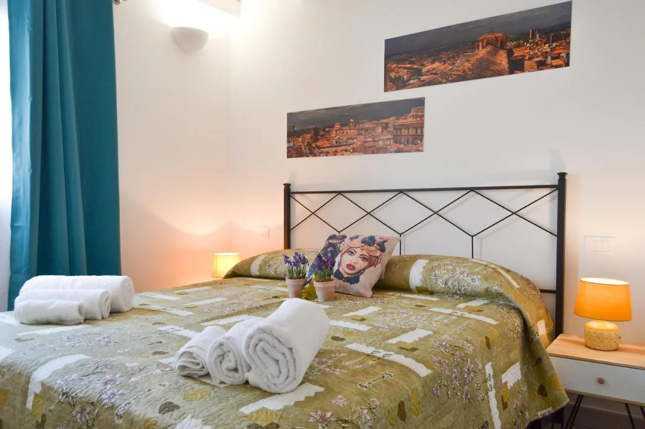 Aparthotel Quattroquarti Stradivari Home Noto